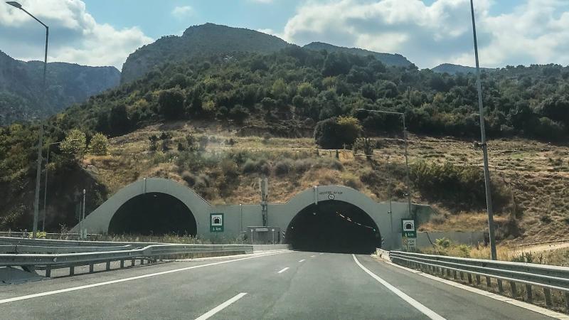 τουνελ τεμπών