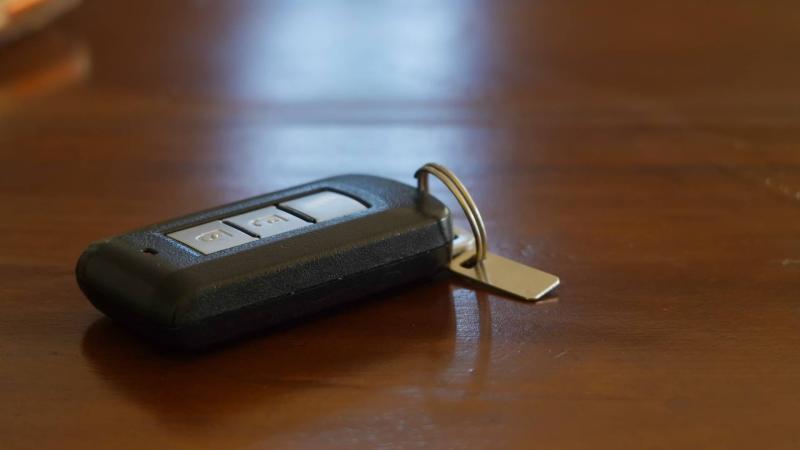 car-keys-tablet-1