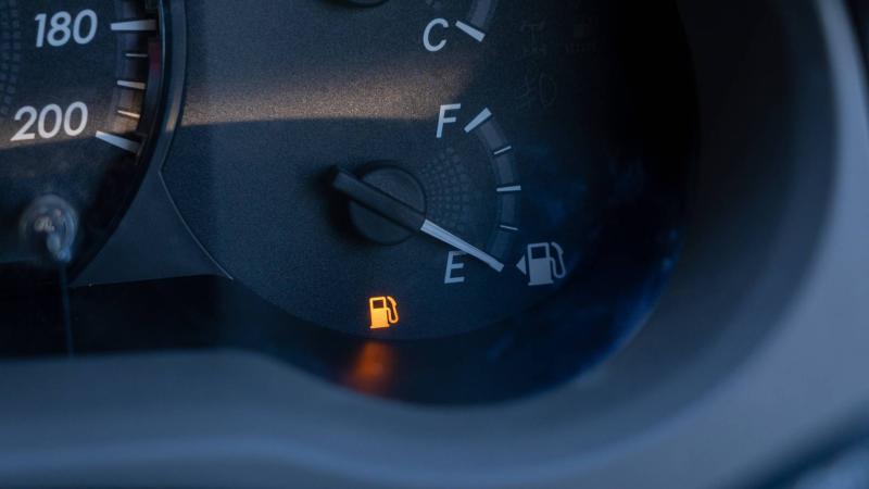 low-fuel-lamp
