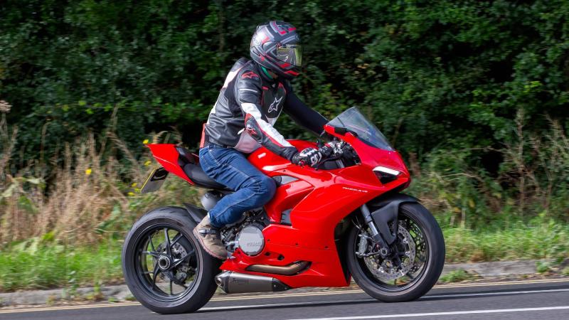 motorcycle-helmet-1