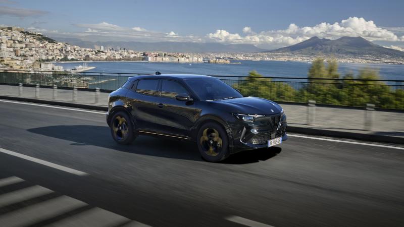 Alfa Romeo Junior Intensa 2025 1