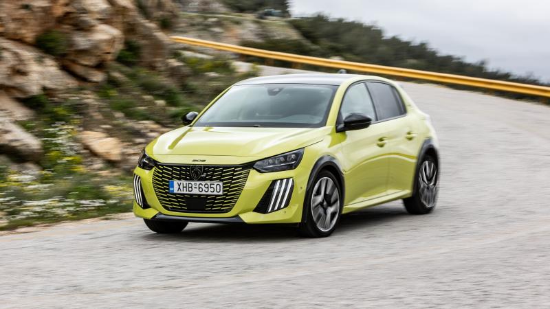 Peugeot 208 Hybrid 2025 1
