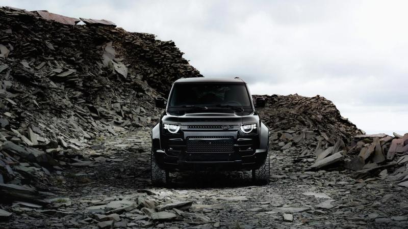 Land Rover Defender OCTA Black