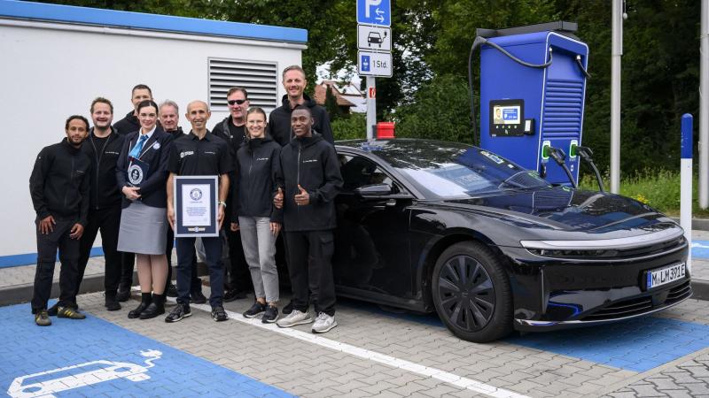 Lucid Air Grand Touring Guinness World Records Title 1