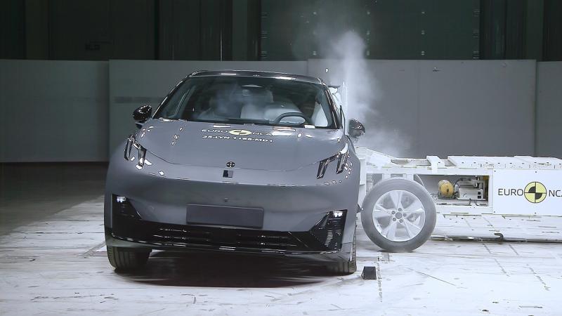 Lynk & Co 02