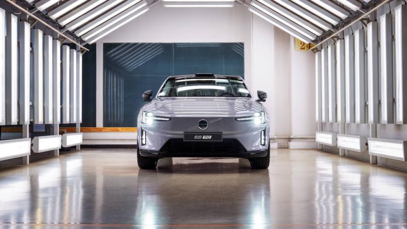 Volvo ES90 1