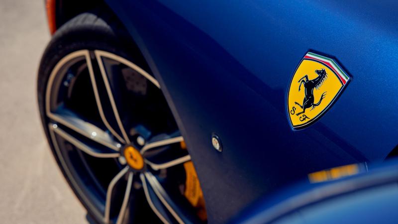 Ferrari Roma logo