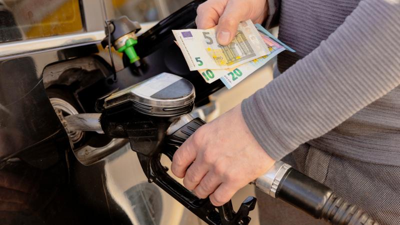 χάνεις 10 ευρώ βενζινάδικο