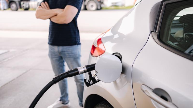 ανεφοδιασμό 