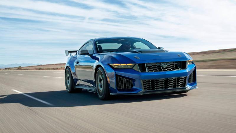 FORD MUSTANG DARK HORSE SC 7