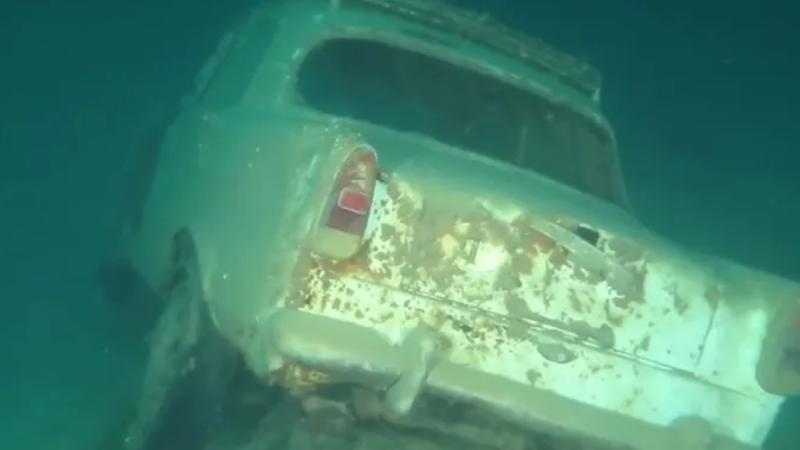 Στον βυθό 1.000 αυτοκίνητα 