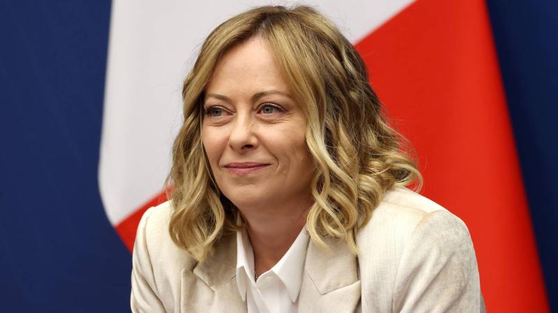 Το αυτοκίνητο που επέλεξε η Ιταλίδα πρωθυπουργός για τις διακοπές της ...