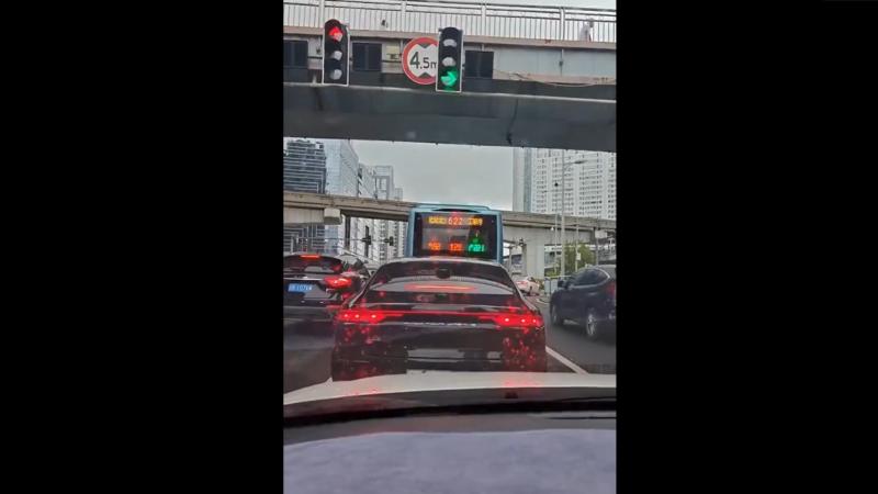 Bus traffic light China