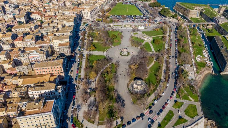 μεγαλύτερη πλατεία των Βαλκανίων