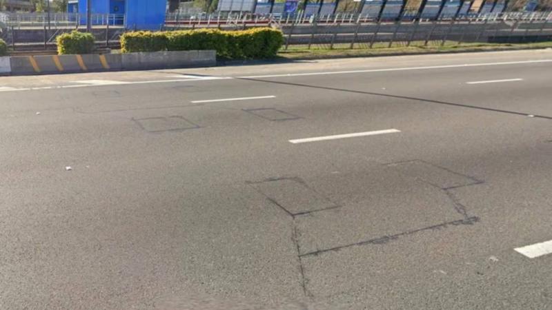 tetragona stin asphalto