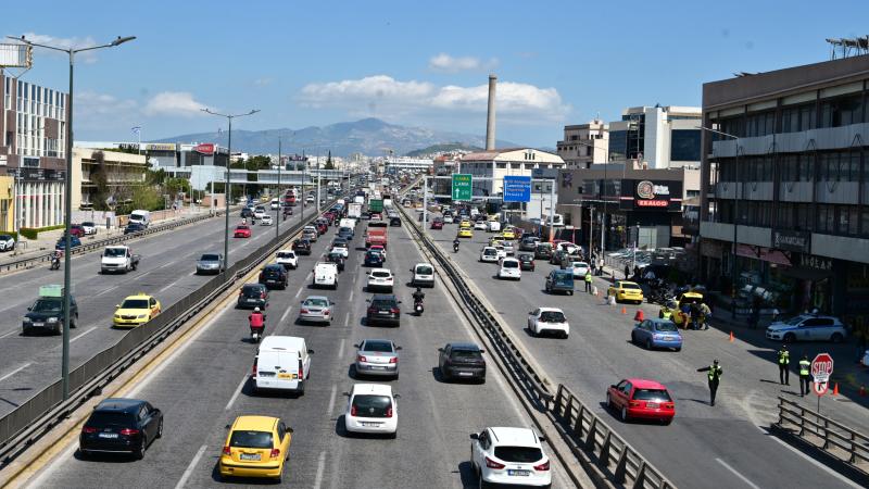 Κίνηση αυτοκινήτων στον Κηφισό