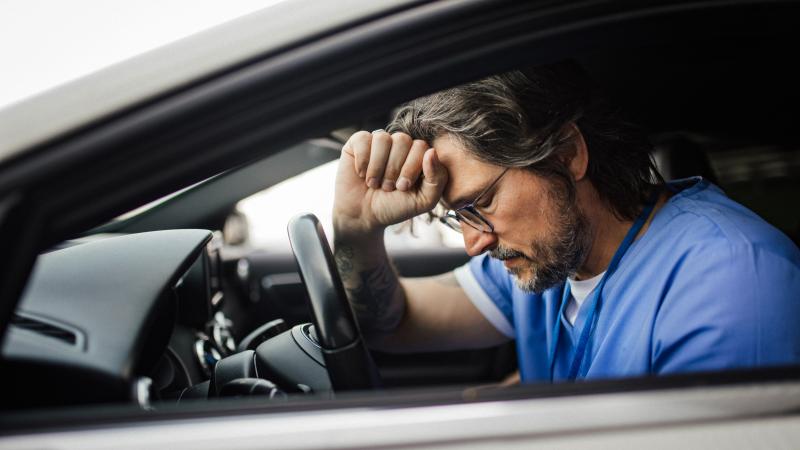 Γιατρός στο αυτοκίνητο