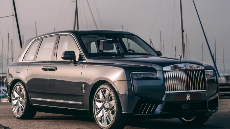 rolls-royce cullinan yachting