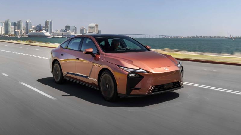 Lexus ES 2026 10