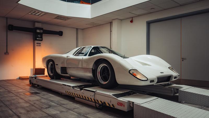 McLaren M6GT