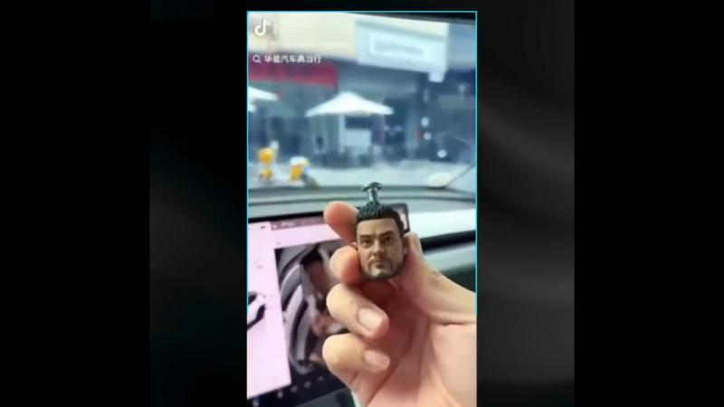 tesla koukla