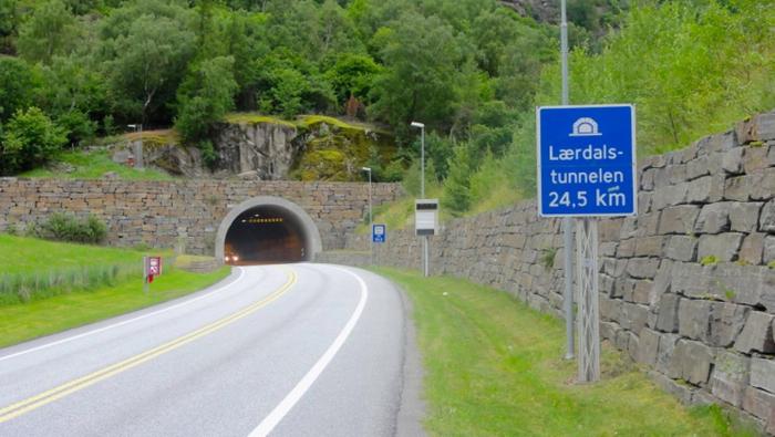 The%20L%C3%A6rdal%20Tunnel%202.jpg?itok=