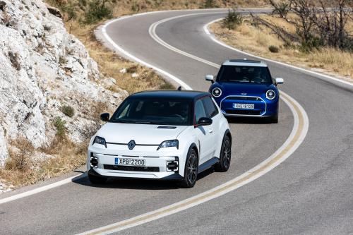 Renault 5 E-Tech Electric vs MINI Cooper SE