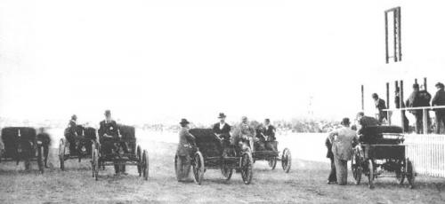 Ηλεκτρικά αυτοκίνητα στον ιππόδρομο Narraganset, του Rhode Island των ΗΠΑ, το 1896