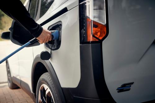 ford e-tourneo