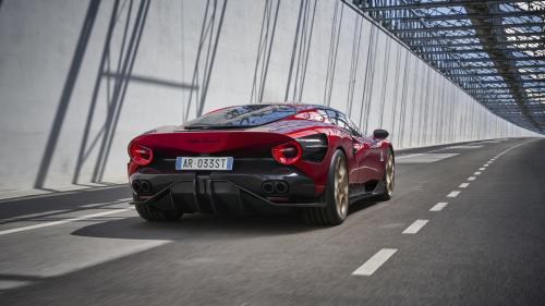 alfa-romeo-33-stradale-2