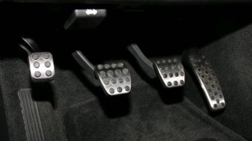 4 pedals 2