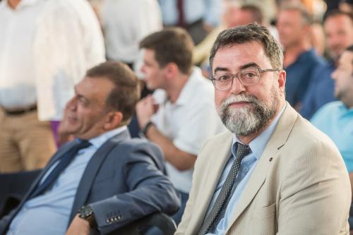 Βασίλης Οικονόμου