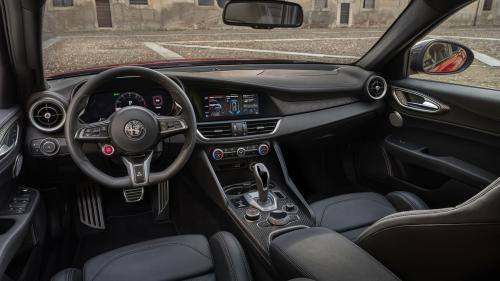 Alfa Romeo Giulia & Stelvio Quadrifoglio 2023 5