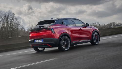 Alfa Romeo Junior 2024 3