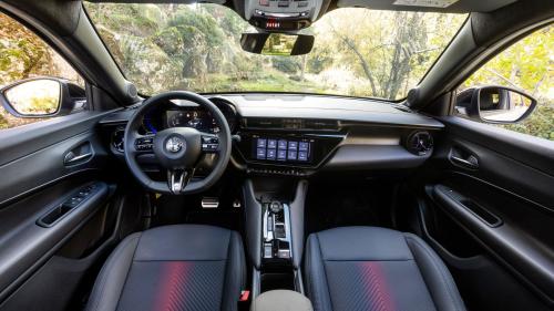 Alfa Romeo Junior Q4 2025 12