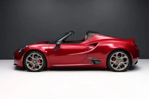 Alfa Romeo 4C b