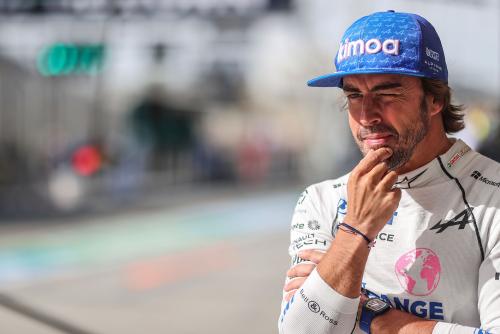 O Fernando Alonso, που έκλεισε τον Ιούλιο τα 41 του χρόνια, θα οδηγεί από το 2023 για την Aston Martin F1