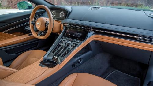 Aston Martin DB11
