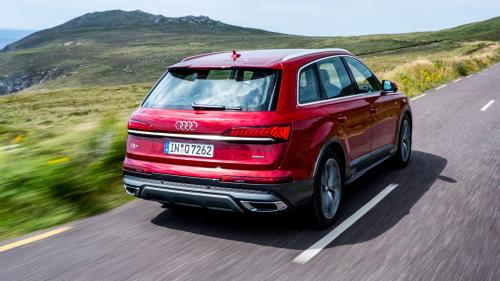 Audi Q7 4