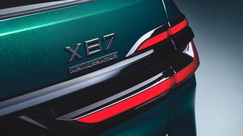 BMW ALPINA XB7 MANUFAKTUR 2