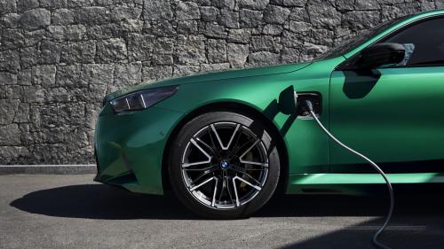 BMW M5 2024 8