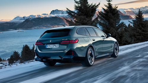 BMW i5 Touring 2