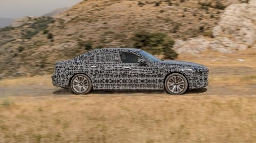 BMW i7