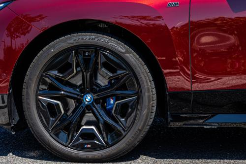 BMW iX M60 18