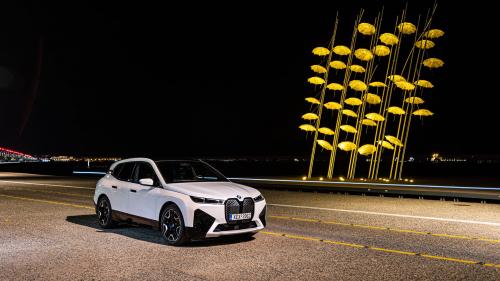BMW iX