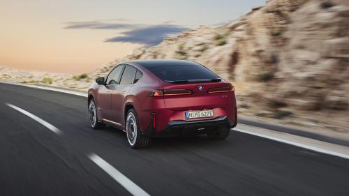 BMW iX4