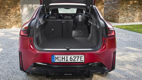 BMW iX4
