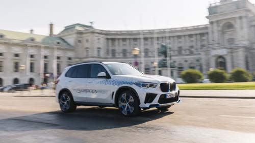 BMW iX5