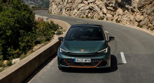 Οδηγούμε τα νέα CUPRA Tavascan VZ και Born VZ στη Βαρκελώνη