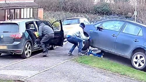 Car parts thieves 2